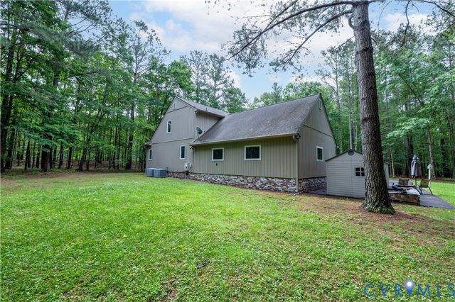 11186 Kenmont Ln, Ashland, VA 23005