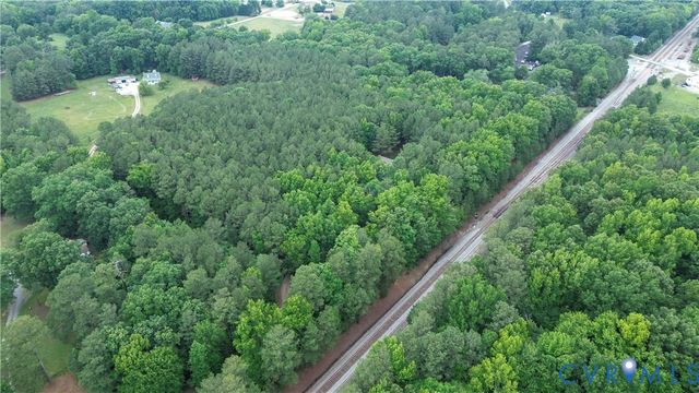11186 Kenmont Ln, Ashland, VA 23005