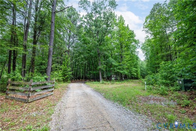 11186 Kenmont Ln, Ashland, VA 23005