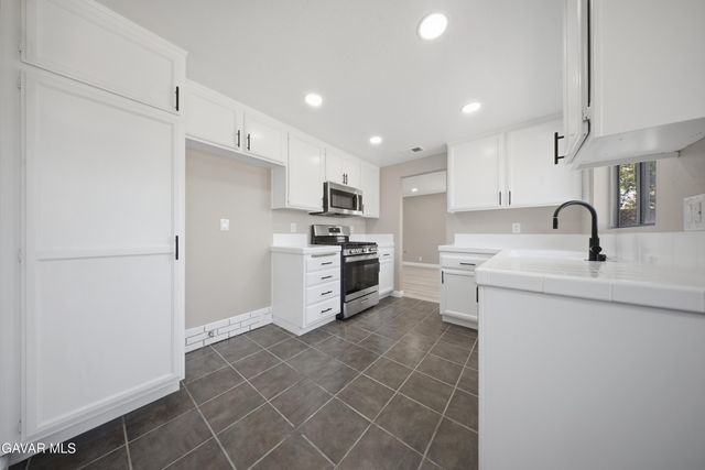 317 Camino Real Avenue, Palmdale, CA 93551