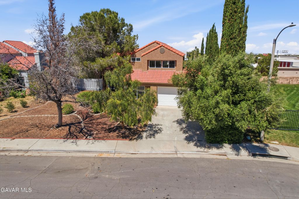 317 Camino Real Avenue, Palmdale, CA 93551