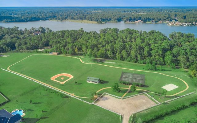 11701 Grand View Drive, Montgomery, TX 77356