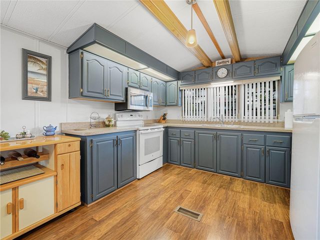 98 SADDLEBAG TRAIL, Lake Wales, FL 33898