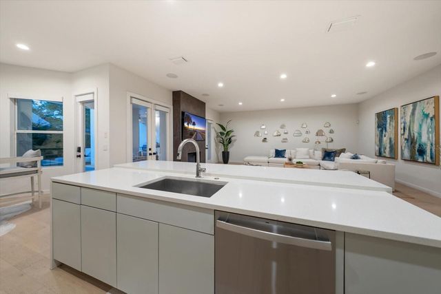 3901 W GRANADA STREET, Tampa, FL 33629