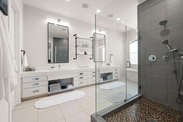 3901 W GRANADA STREET, Tampa, FL 33629