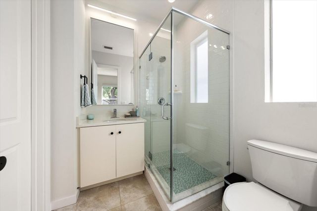 3901 W GRANADA STREET, Tampa, FL 33629