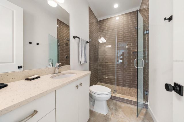 3901 W GRANADA STREET, Tampa, FL 33629