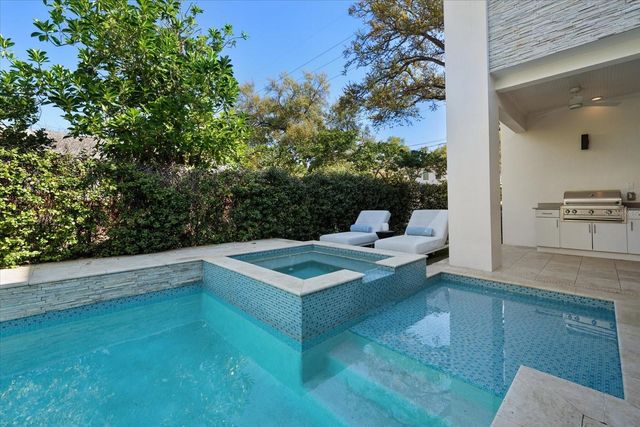 3901 W GRANADA STREET, Tampa, FL 33629