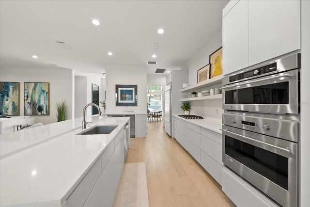 3901 W GRANADA STREET, Tampa, FL 33629