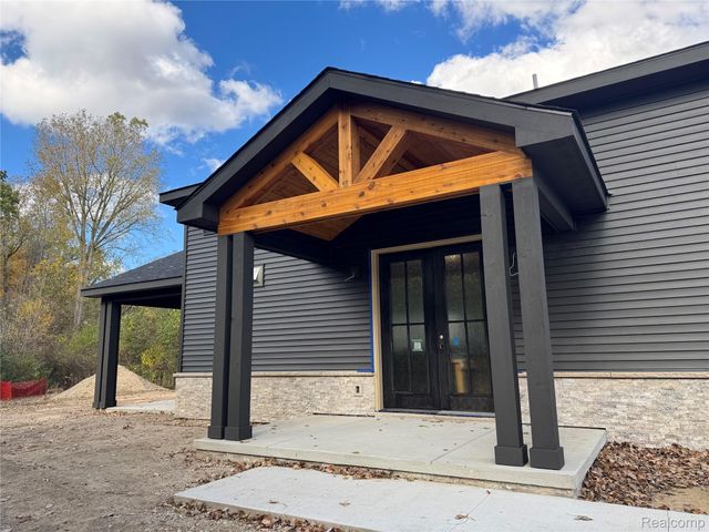 2568 Devondale Road, Rochester Hills, MI 48309