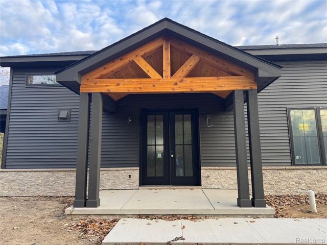 2568 Devondale Road, Rochester Hills, MI 48309