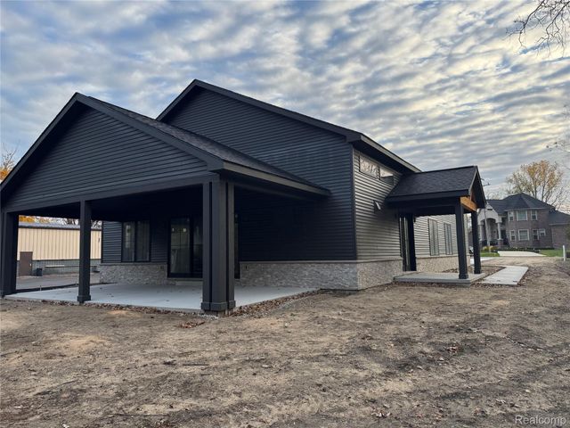 2568 Devondale Road, Rochester Hills, MI 48309