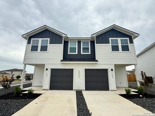 3903 Abbott Pass Unit 102, St Hedwig, TX 78152