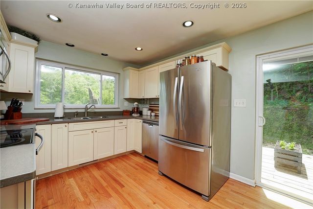 541 Grandview Drive, St Albans, WV 25177