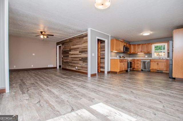 41 Reynolds Street, Bremen, GA 30110