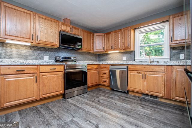 41 Reynolds Street, Bremen, GA 30110