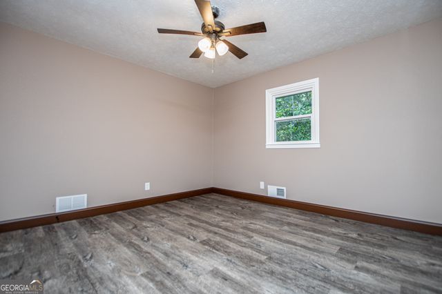 41 Reynolds Street, Bremen, GA 30110
