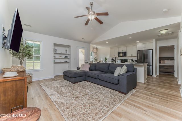 452 Hardison Road, Holly Ridge, NC 28445