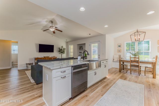 452 Hardison Road, Holly Ridge, NC 28445
