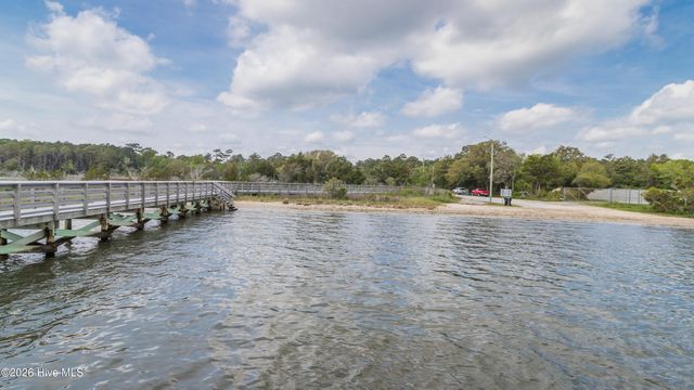 452 Hardison Road, Holly Ridge, NC 28445
