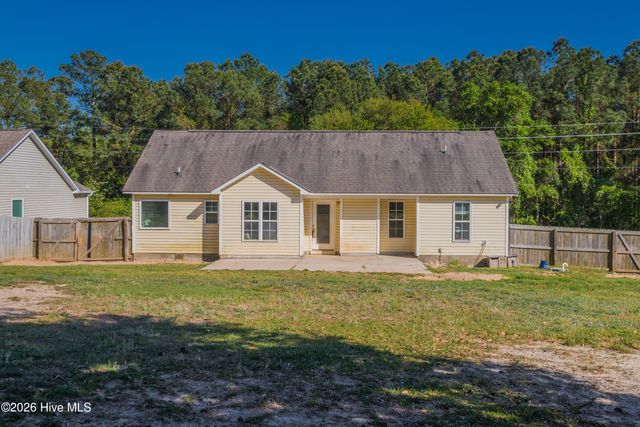 452 Hardison Road, Holly Ridge, NC 28445