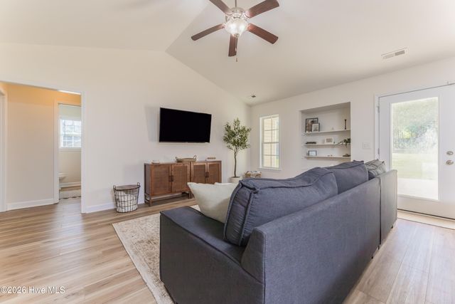452 Hardison Road, Holly Ridge, NC 28445