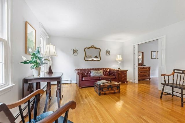 18 Fredric Ln, Mansfield, MA 02048