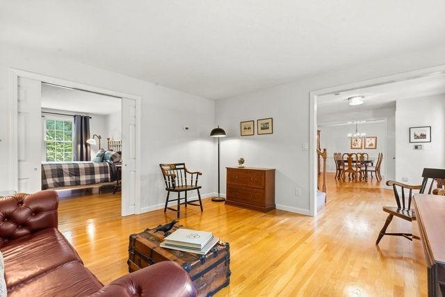 18 Fredric Ln, Mansfield, MA 02048