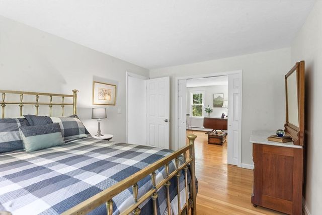 18 Fredric Ln, Mansfield, MA 02048