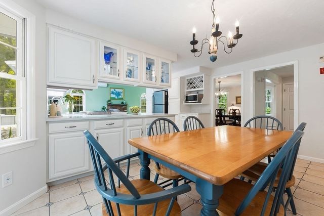 18 Fredric Ln, Mansfield, MA 02048