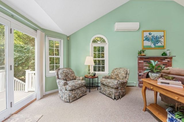 18 Fredric Ln, Mansfield, MA 02048