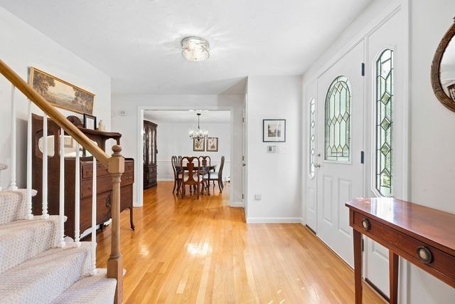 18 Fredric Ln, Mansfield, MA 02048