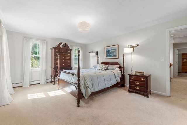 18 Fredric Ln, Mansfield, MA 02048