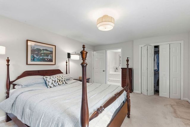 18 Fredric Ln, Mansfield, MA 02048