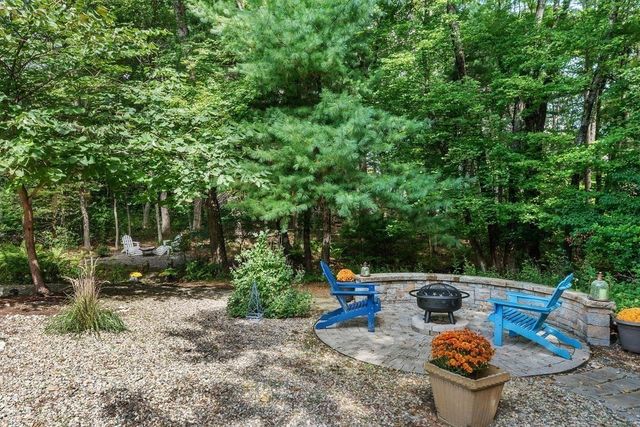18 Fredric Ln, Mansfield, MA 02048