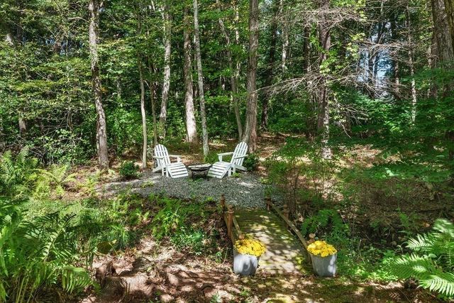 18 Fredric Ln, Mansfield, MA 02048