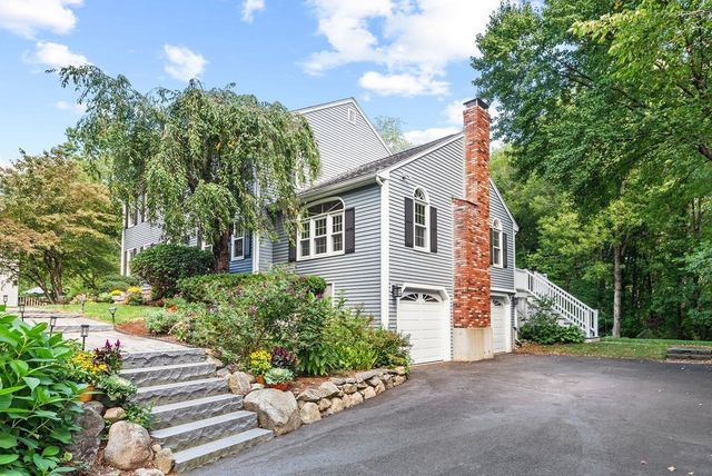 18 Fredric Ln, Mansfield, MA 02048
