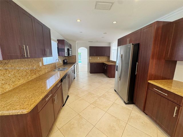 9620 Kendale Blvd, Miami, FL 33176