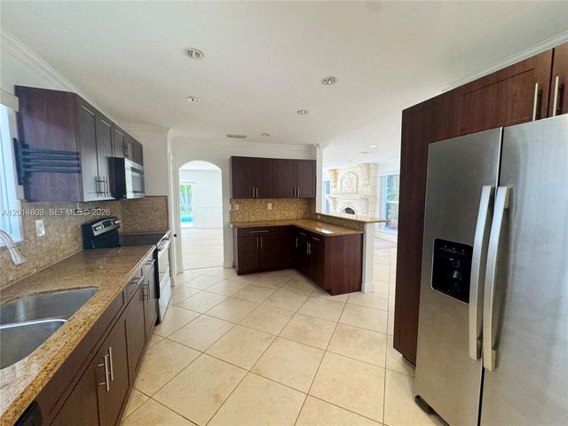 9620 Kendale Blvd, Miami, FL 33176