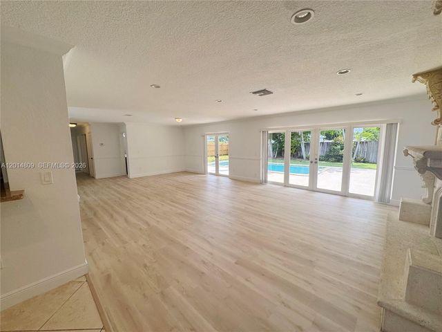 9620 Kendale Blvd, Miami, FL 33176