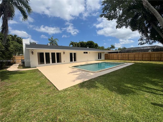 9620 Kendale Blvd, Miami, FL 33176