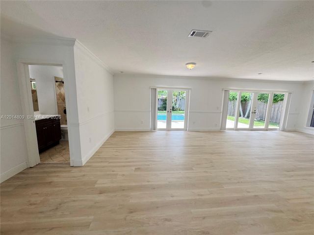 9620 Kendale Blvd, Miami, FL 33176