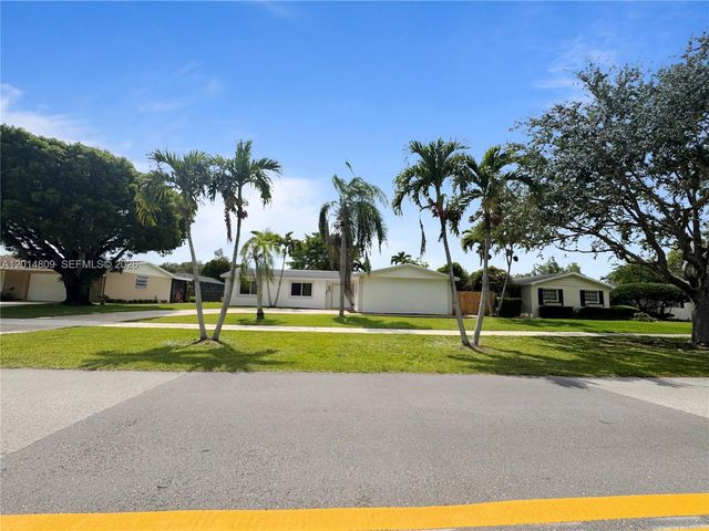 9620 Kendale Blvd, Miami, FL 33176