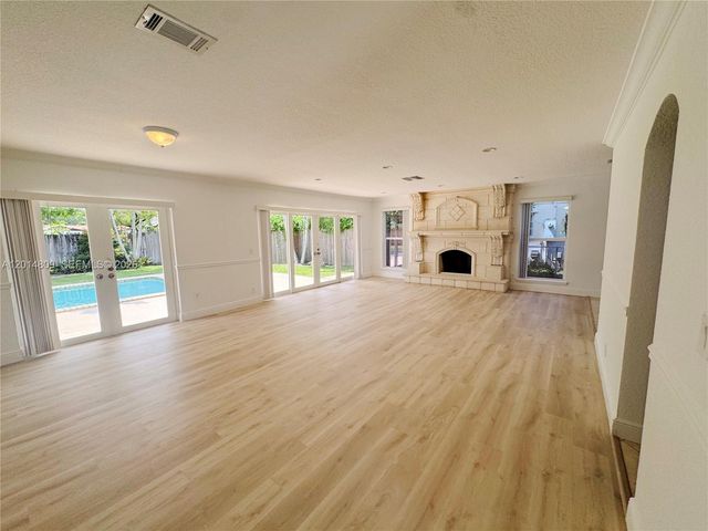 9620 Kendale Blvd, Miami, FL 33176