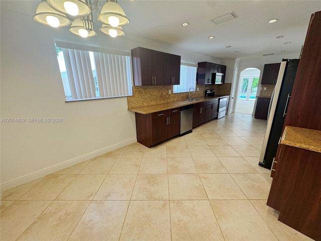 9620 Kendale Blvd, Miami, FL 33176