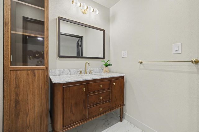 107 Shady Oak DR, Georgetown, TX 78628