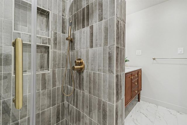 107 Shady Oak DR, Georgetown, TX 78628