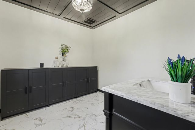 107 Shady Oak DR, Georgetown, TX 78628