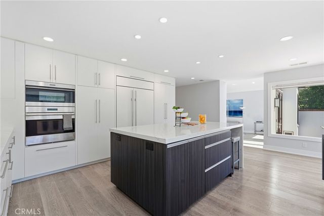 19545 Woodlands Dr, Huntington Beach, CA 92648