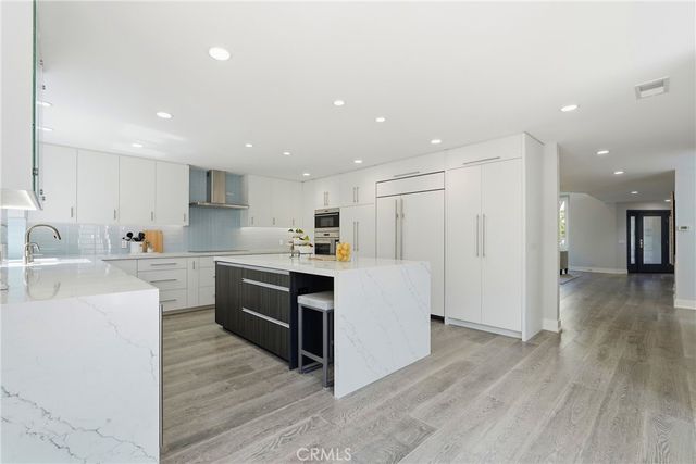 19545 Woodlands Dr, Huntington Beach, CA 92648